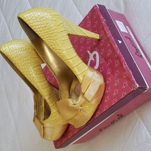 Paris Hilton Destiny Stilleto Pumps